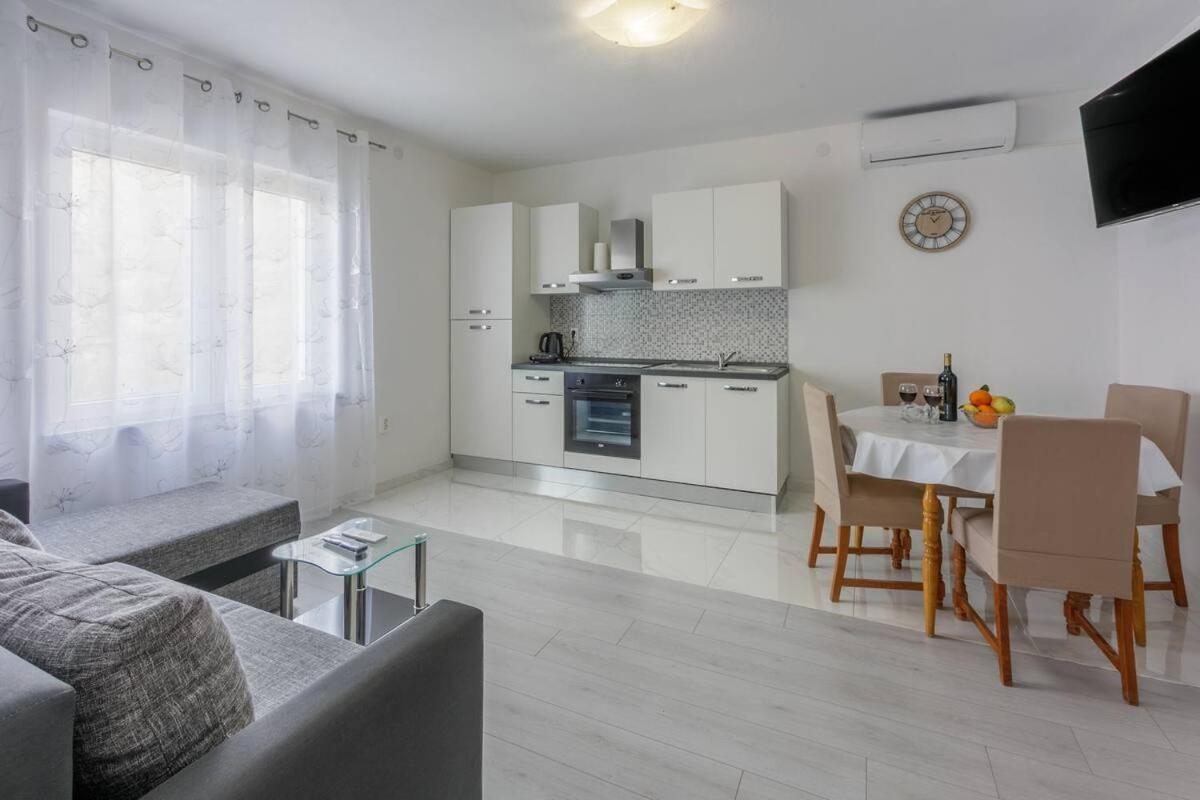 Apartment Roby Sveti Juraj